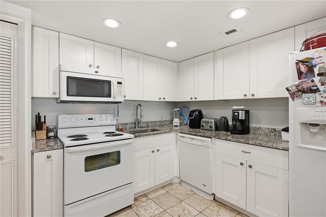 800 S GULFVIEW BOULEVARD 403, Clearwater Beach, FL 33767