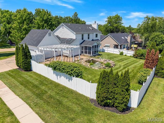 2100 Seven Oaks Drive, St Charles, MO 63303