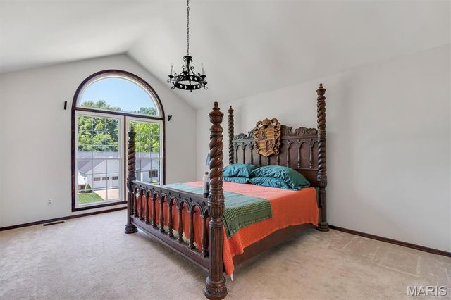 2100 Seven Oaks Drive, St Charles, MO 63303