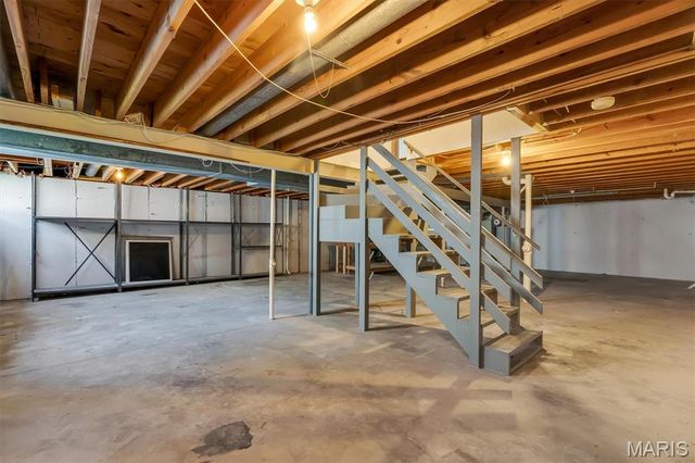 2100 Seven Oaks Drive, St Charles, MO 63303
