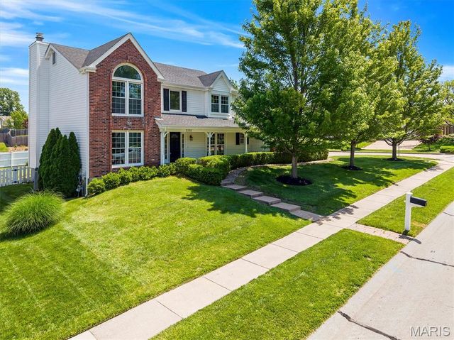 2100 Seven Oaks Drive, St Charles, MO 63303