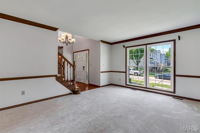 2100 Seven Oaks Drive, St Charles, MO 63303