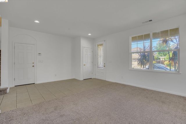 2340 St Augustine Dr, Brentwood, CA 94513