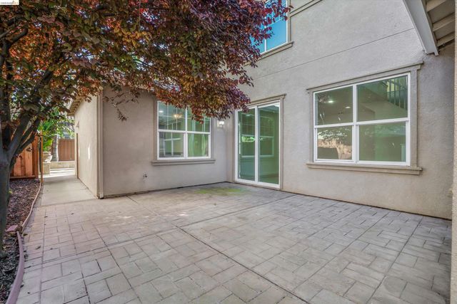 2340 St Augustine Dr, Brentwood, CA 94513