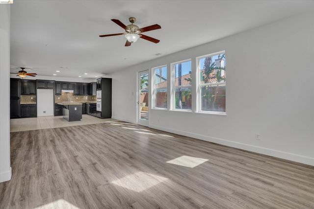 2340 St Augustine Dr, Brentwood, CA 94513