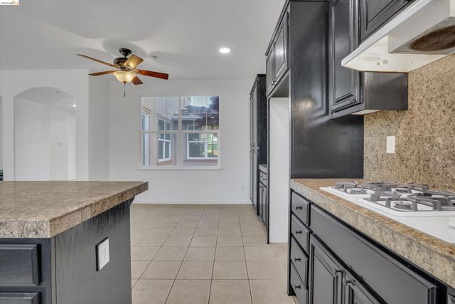 2340 St Augustine Dr, Brentwood, CA 94513