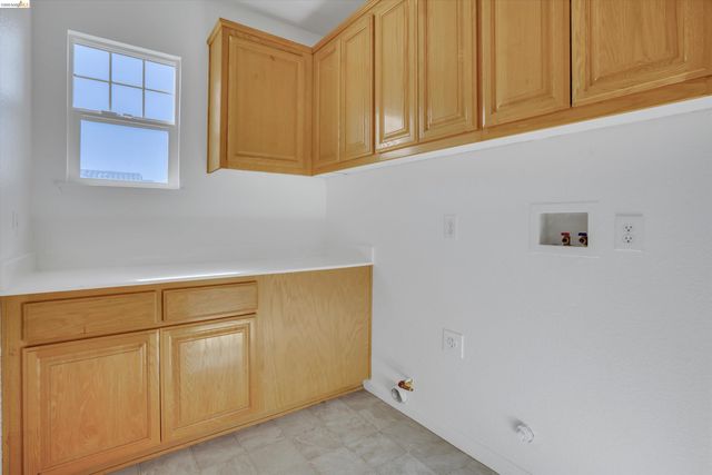 2340 St Augustine Dr, Brentwood, CA 94513