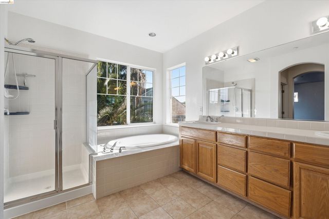 2340 St Augustine Dr, Brentwood, CA 94513