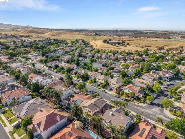 2340 St Augustine Dr, Brentwood, CA 94513