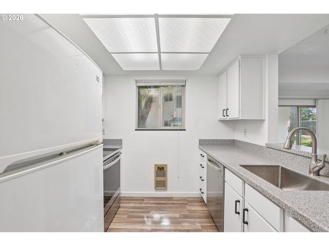 10141 Sw TRAPPER Ter, Beaverton, OR 97008