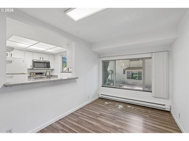 10141 Sw TRAPPER Ter, Beaverton, OR 97008