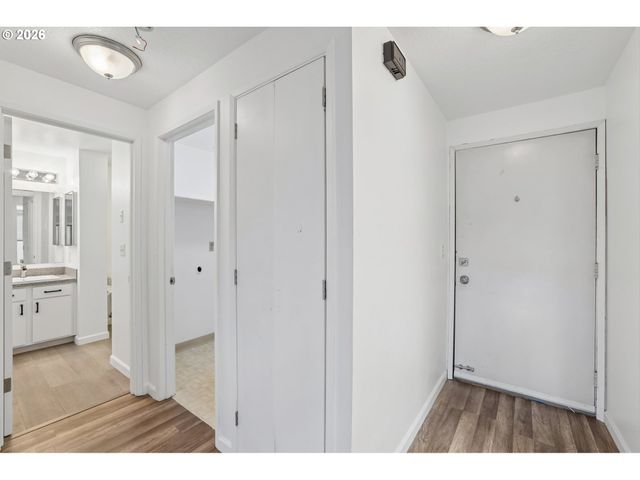 10141 Sw TRAPPER Ter, Beaverton, OR 97008