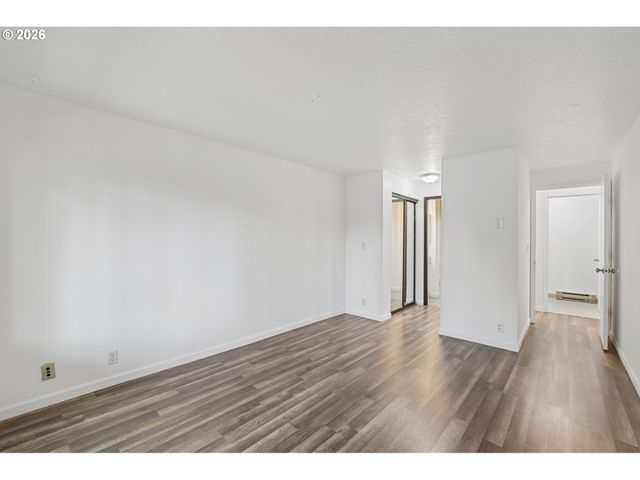 10141 Sw TRAPPER Ter, Beaverton, OR 97008