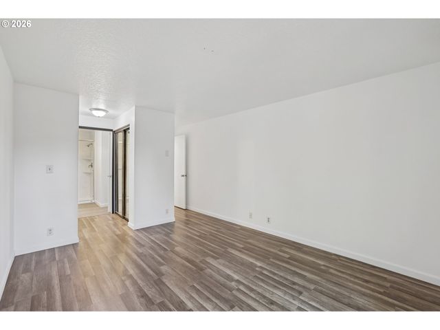 10141 Sw TRAPPER Ter, Beaverton, OR 97008