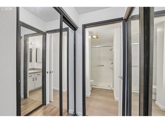 10141 Sw TRAPPER Ter, Beaverton, OR 97008
