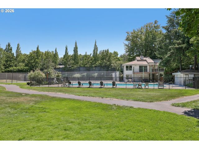 10141 Sw TRAPPER Ter, Beaverton, OR 97008