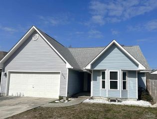 5990 W Bay Point Dr, Pensacola, FL 32507