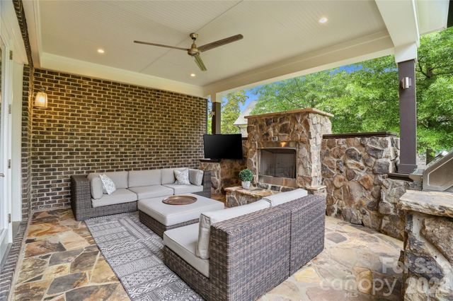 7303 Sheffingdell Drive, Charlotte, NC 28226