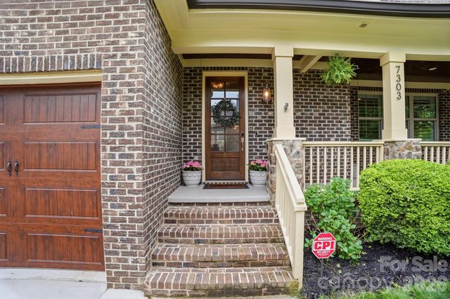 7303 Sheffingdell Drive, Charlotte, NC 28226