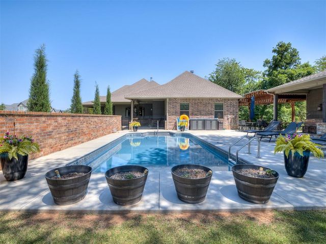 8432 SW 110th Court, Oklahoma City, OK 73173