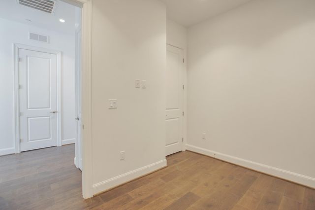 1211 Caroline Street 1008, Houston, TX 77002