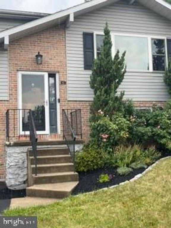 62 TAYLOR CT, Boyertown, PA 19512