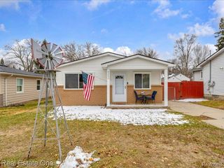 8242 Russell Street, Shelby Charter Township, MI 48317
