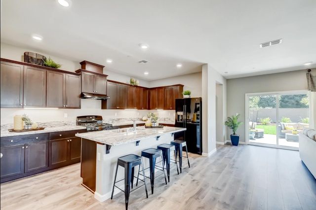 1001 Lucia Avenue, Fowler, CA 93625
