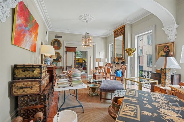 10 W Liberty Street, Savannah, GA 31401