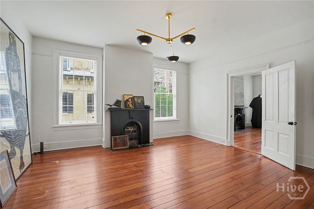 10 W Liberty Street, Savannah, GA 31401