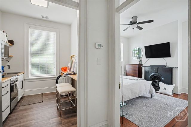 10 W Liberty Street, Savannah, GA 31401