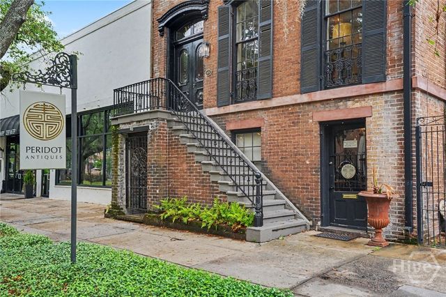 10 W Liberty Street, Savannah, GA 31401