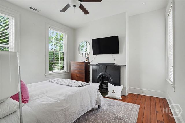 10 W Liberty Street, Savannah, GA 31401