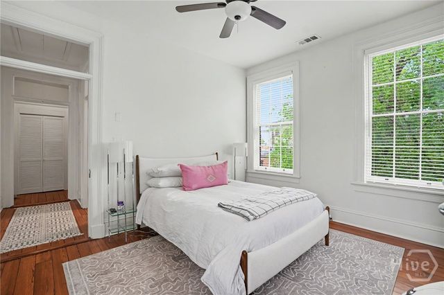 10 W Liberty Street, Savannah, GA 31401