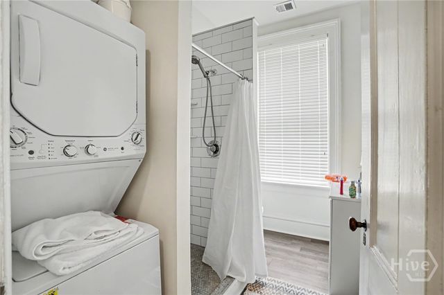 10 W Liberty Street, Savannah, GA 31401