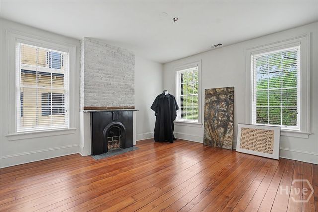 10 W Liberty Street, Savannah, GA 31401
