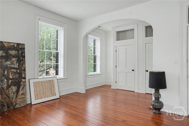10 W Liberty Street, Savannah, GA 31401