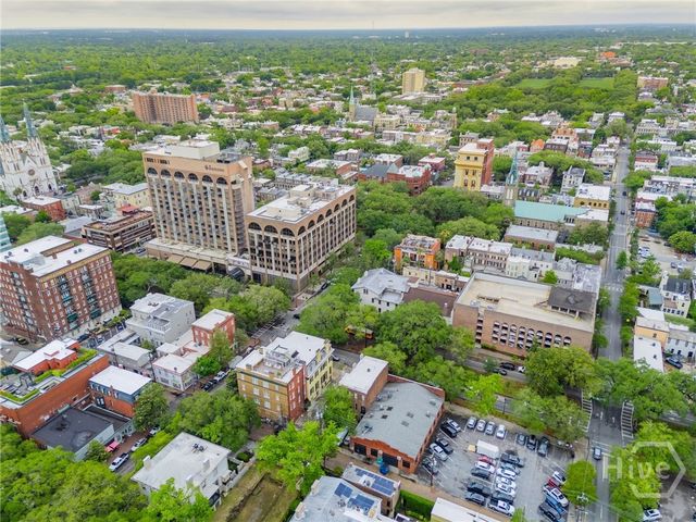 10 W Liberty Street, Savannah, GA 31401