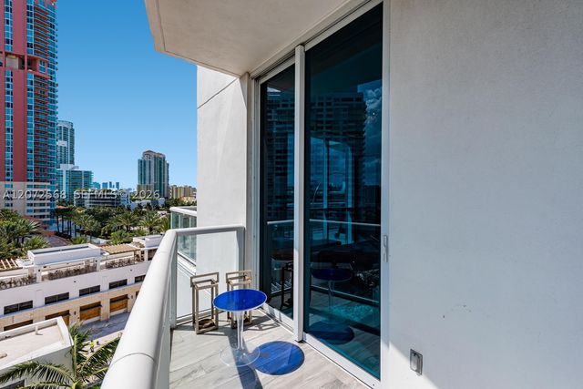 50 S Pointe Dr 905, Miami Beach, FL 33139