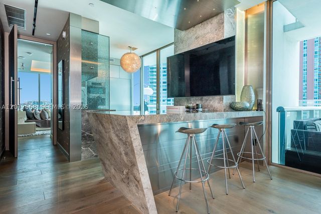 50 S Pointe Dr 905, Miami Beach, FL 33139
