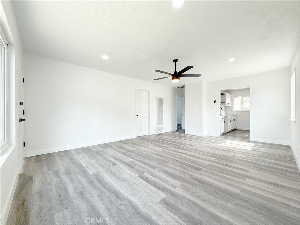 718 E 103rd Place, Los Angeles, CA 90002 — photo 2