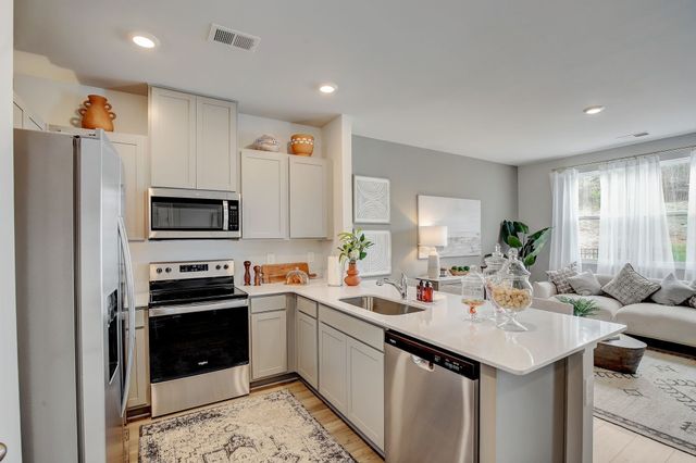 2262 Harlequin Point, Lebanon, TN 37090