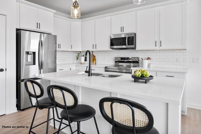 432 Napoli Avenue, West Des Moines, IA 50266