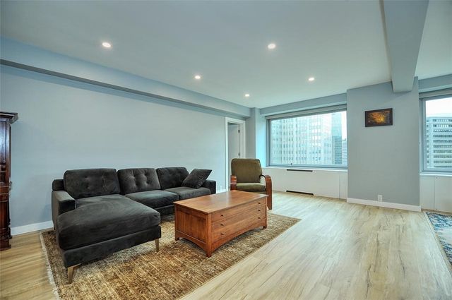 320 Fort Duquesne Blvd 12M, Downtown Pgh, PA 15222