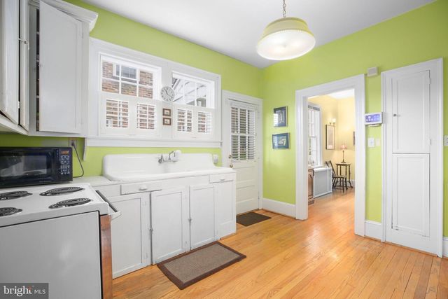 800 SYLVANIA AVE, Fredericksburg, VA 22401