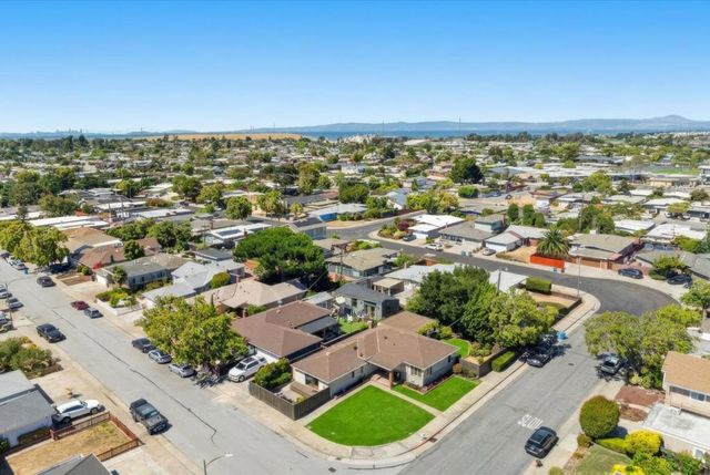 1695 Mckinley Street, San Mateo, CA 94403