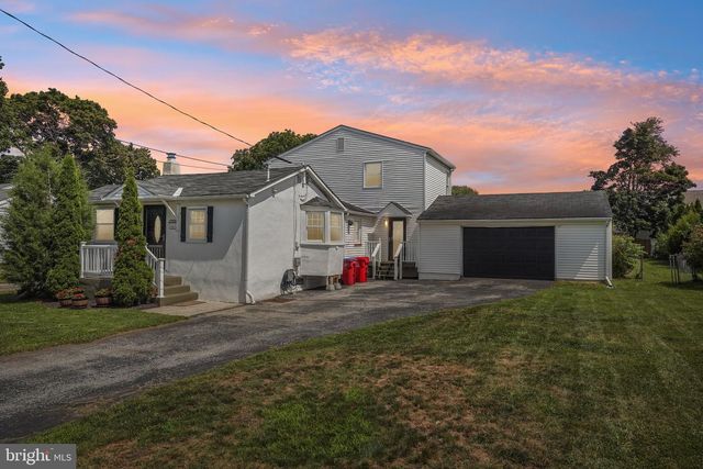 108 N MIDLAND AVE, Norristown, PA 19403