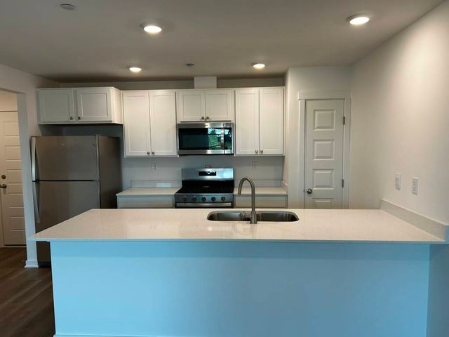 2304 Noble Lane, Yorkville, IL 60560