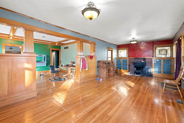 452 S 8th St, Salina, KS 67401