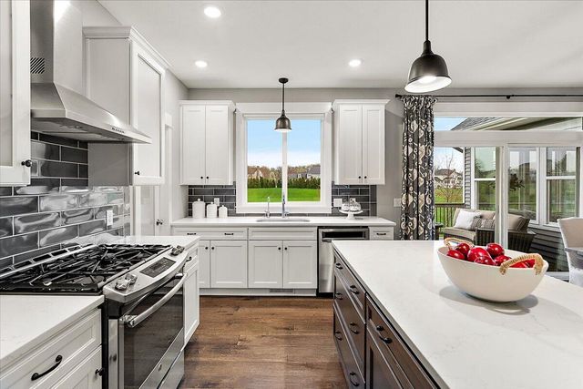 5734 Stonebridge Drive, Georgetown Twp, MI 49418